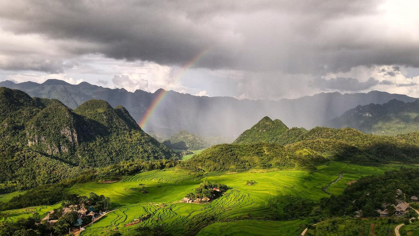 Rainbow over Pu Luong rice field