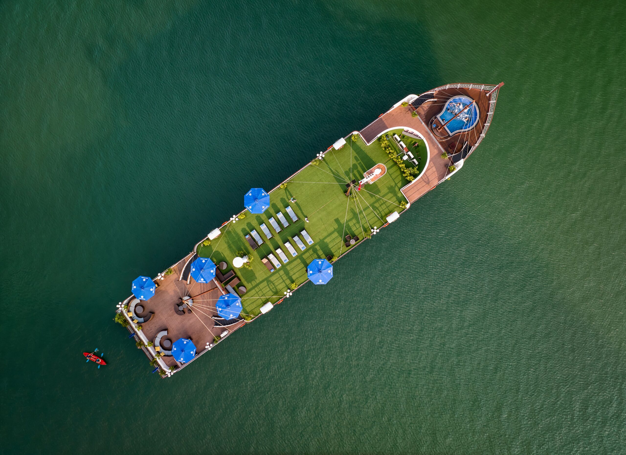 Enjoy on Sundeck Halong